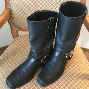 Harley Davidson Harness Boots. Good ole road dogs.